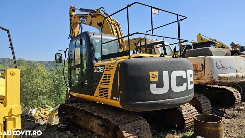 JCB JS 145 Excavator pe senile - 6