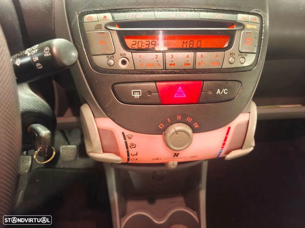 Peugeot 107 1.0 Trendy - 9