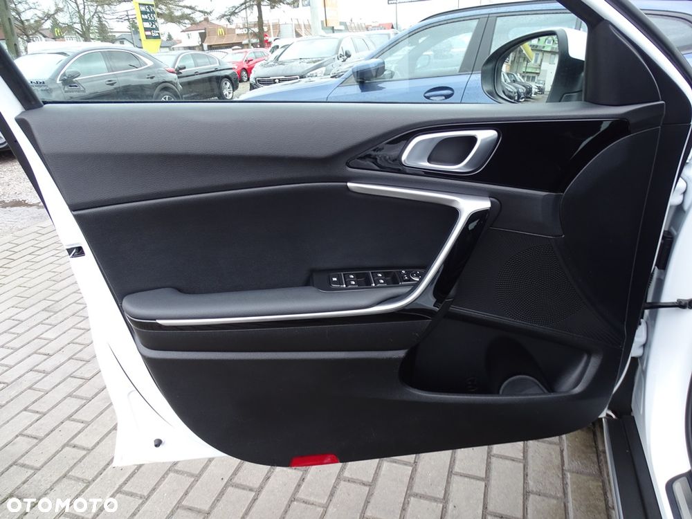 Kia XCeed - 19