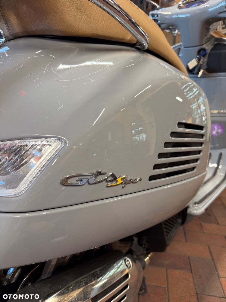 Vespa GTS - 16