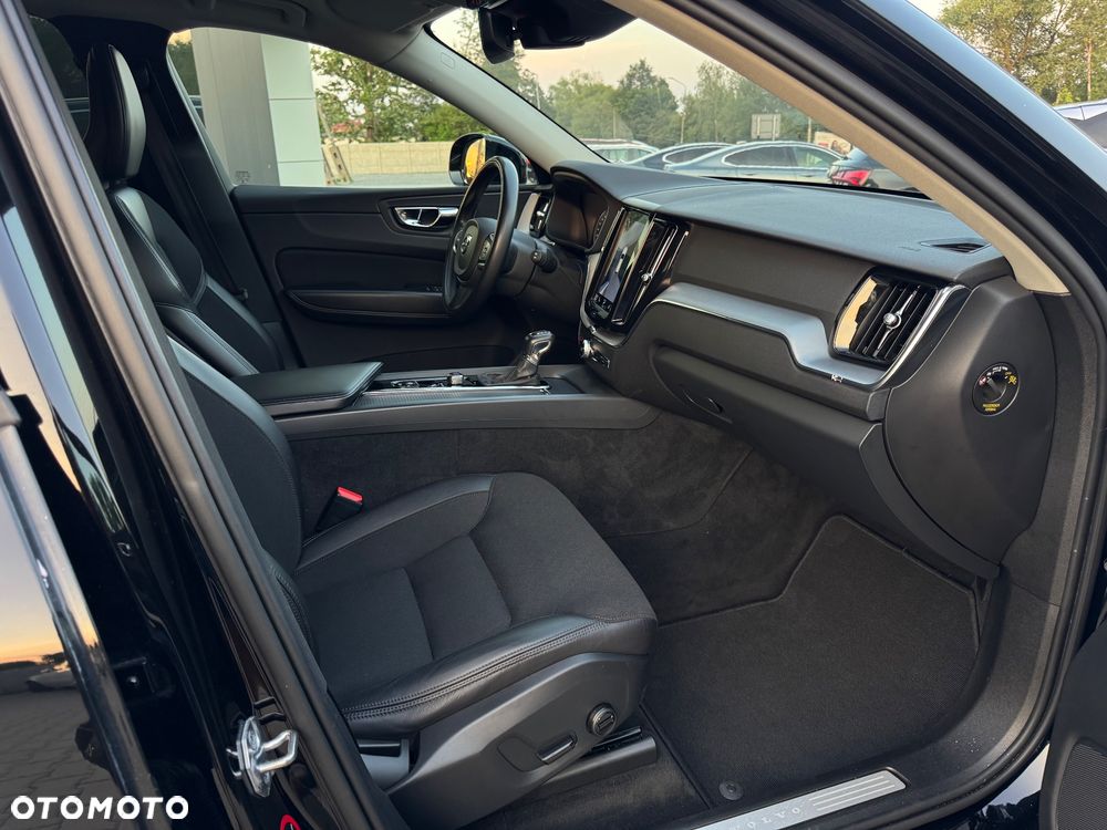 Volvo XC 60 D4 SCR AWD Momentum - 24