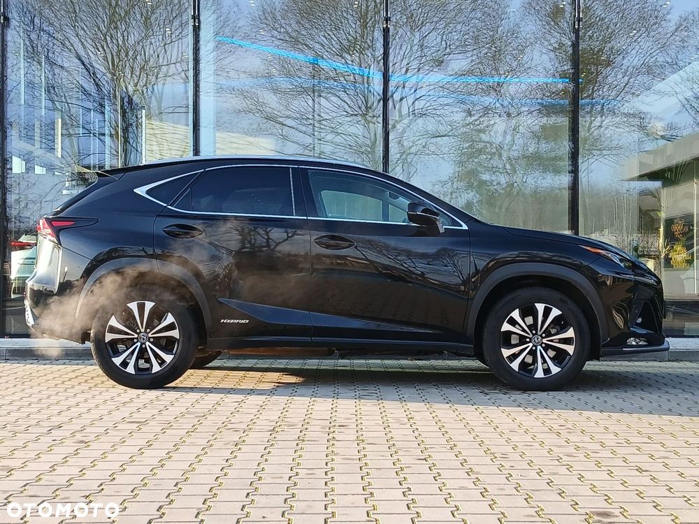Lexus NX 300h F Impression AWD - 3