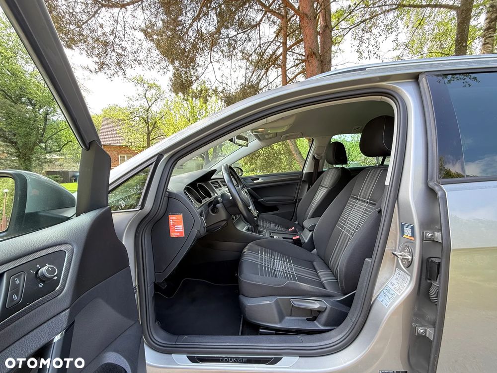 Volkswagen Golf 1.6 TDI BlueMotion Technology Lounge - 16