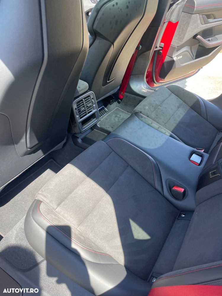 Porsche Taycan - 8