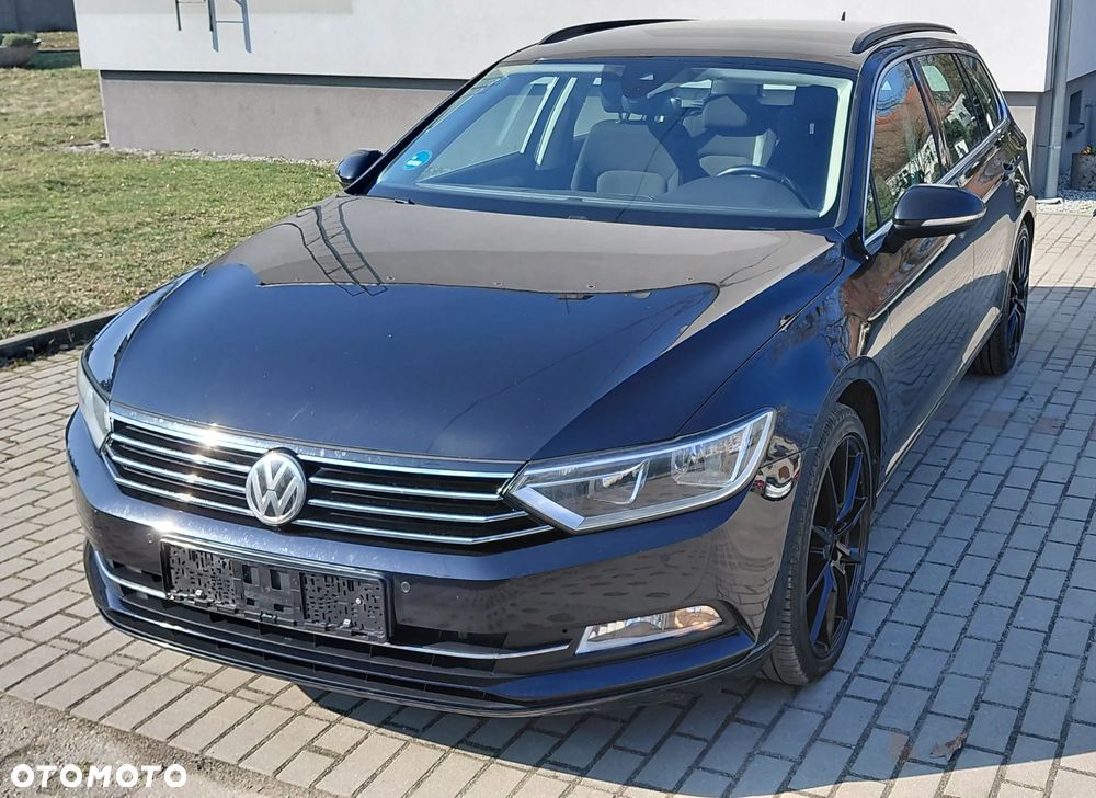 Volkswagen Passat - 1