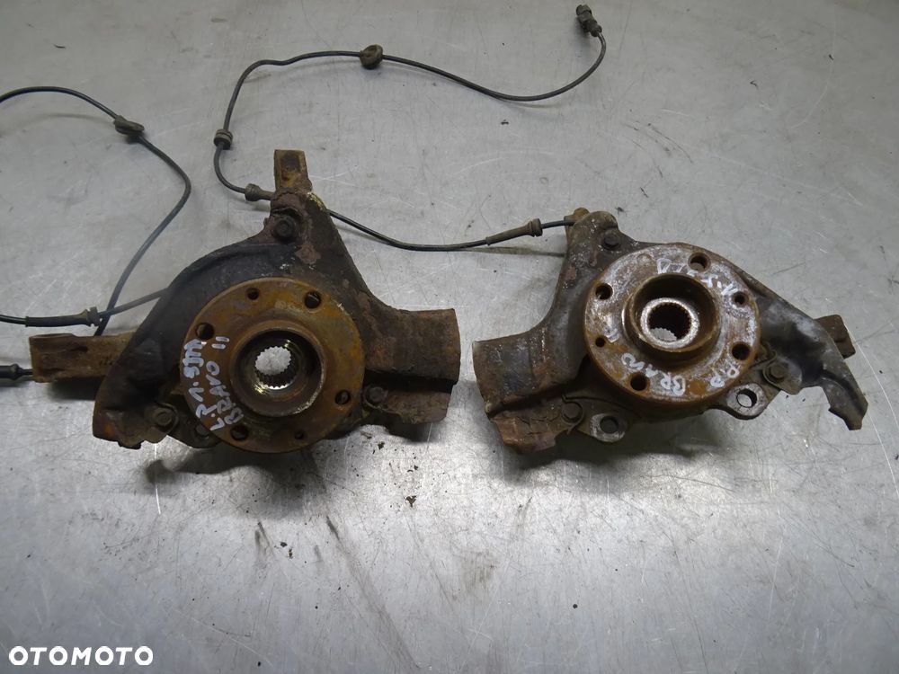 FIAT BRAVO II 07-10 1.9 JTD PIASTA ZWROTNICA PRAWY PRZÓD - 1