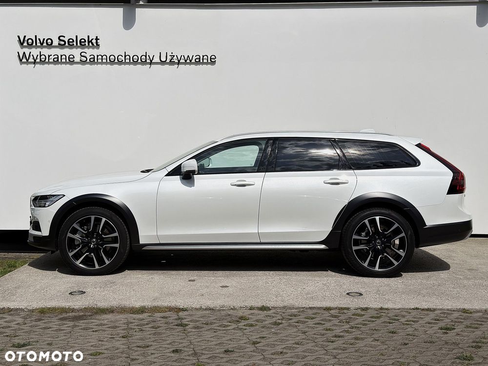 Volvo V90 Cross Country - 2
