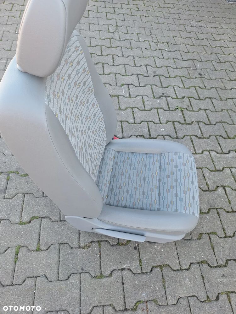 FOTEL PRAWY PRZÓD PASAŻERA VW TRANSPORTER T5 LIFT CARAVELLE - 3