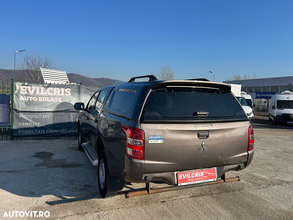 Mitsubishi L200 Double Cab 2.4 DI-D M/T Intense - 31