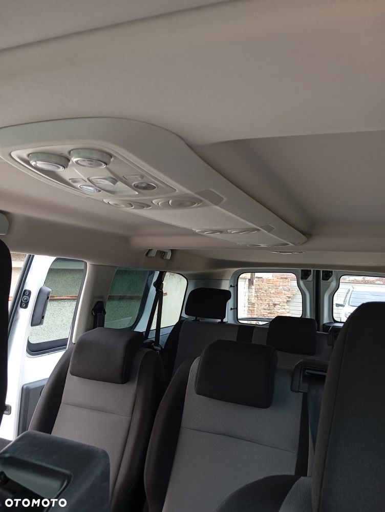 Peugeot Traveller 1.5 BlueHDi Long Active - 9