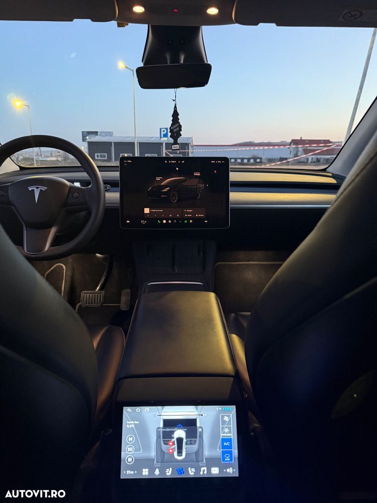 Tesla Model Y RWD - 6