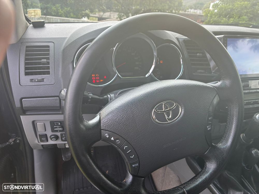 Toyota Hilux 3.0 D-4D CD Tracker - 2