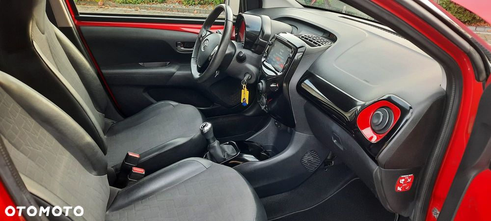 Toyota Aygo 1.0 VVT-i JBL Edition - 19