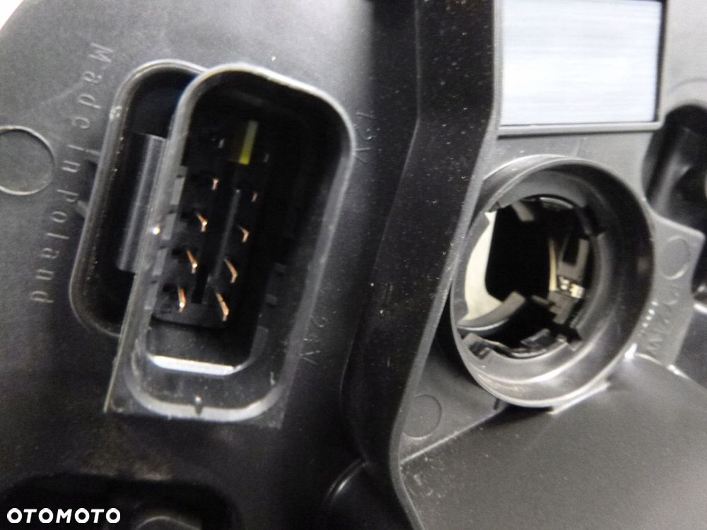 TOYOTA PROACE LAMPA PRZÓD PRAWA HALOGEN 10 PIN UK - 12