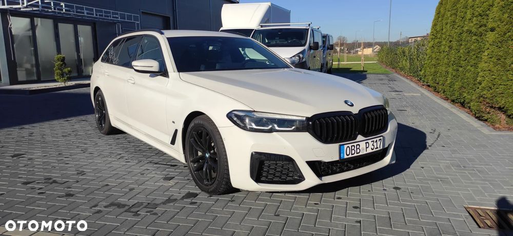 BMW Seria 5 530i Touring M Sport Edition - 1