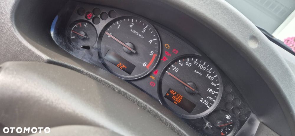 Nissan Navara 2.5 D LE Long EU5 - 5
