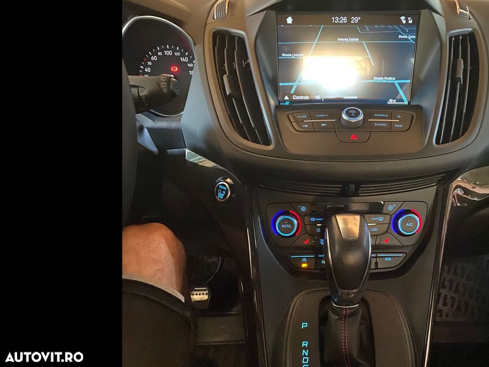 Ford Kuga 2.0 TDCi 4WD Powershift ST-Line - 20