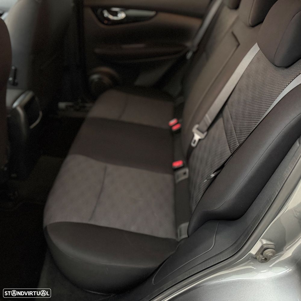 Nissan Qashqai 1.6 dCi ALL-MODE 4x4i N-Connecta - 31