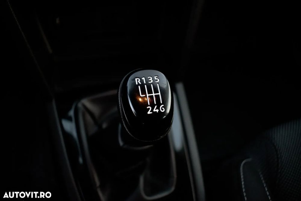 Renault Megane TCE 114 GPF Zen - 23