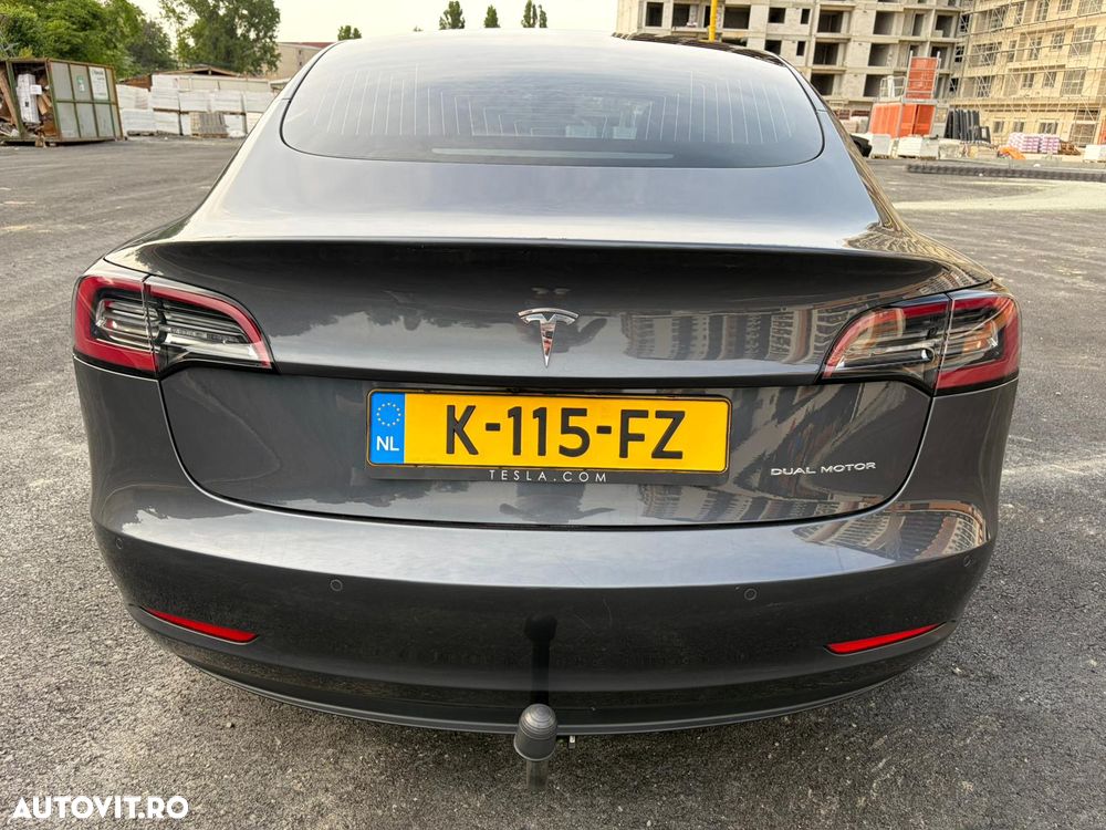Tesla Model 3 - 7