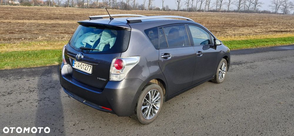 Toyota Verso 1.8 Premium 7os - 3