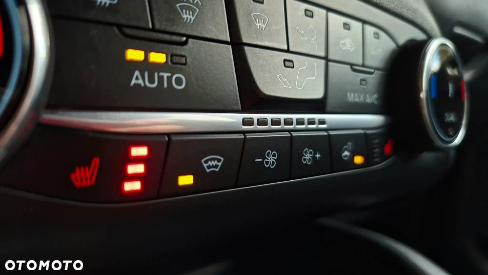 Ford Kuga 2.5 Duratec PHEV ST-LINE X - 26