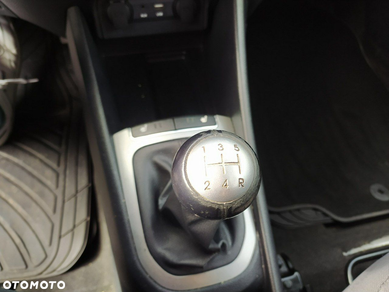 Kia Rio - 17