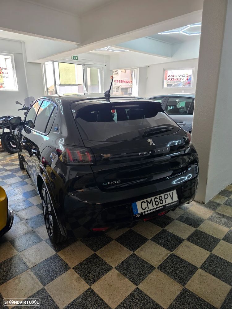 Peugeot e-208 - 4