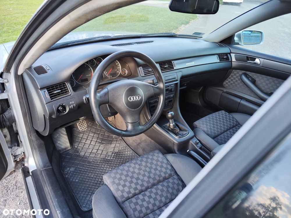 Audi A6 Avant 2.4 quattro - 9