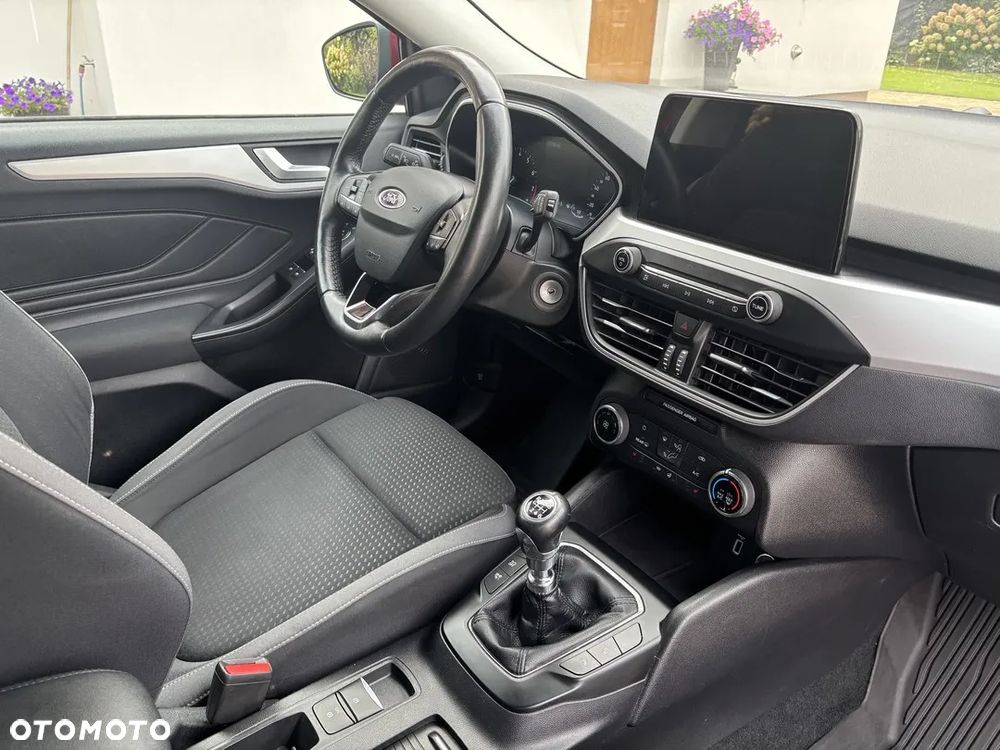 Ford Focus 1.5 EcoBoost Trend Edition Business - 26