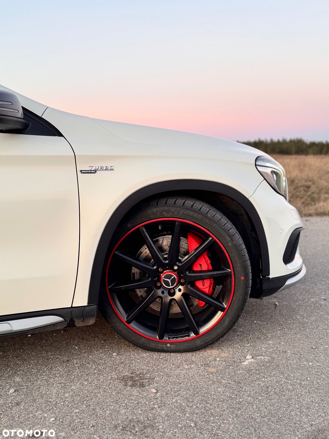 Mercedes-Benz GLA 45 AMG 4-Matic Edition 1 - 4