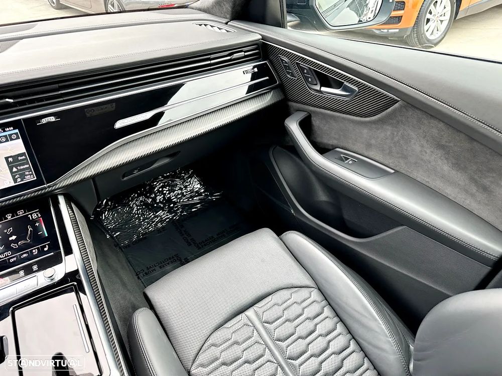 Audi RS Q8 4.0 TFSI quattro Tiptronic - 24