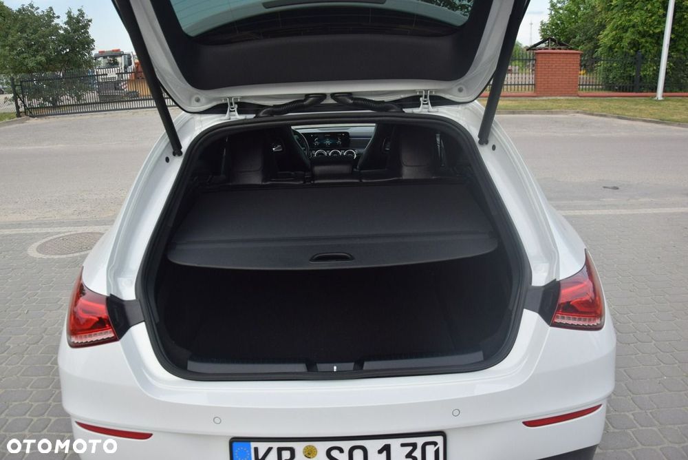 Mercedes-Benz CLA 180 7G-DCT Edition AMG Line - 25