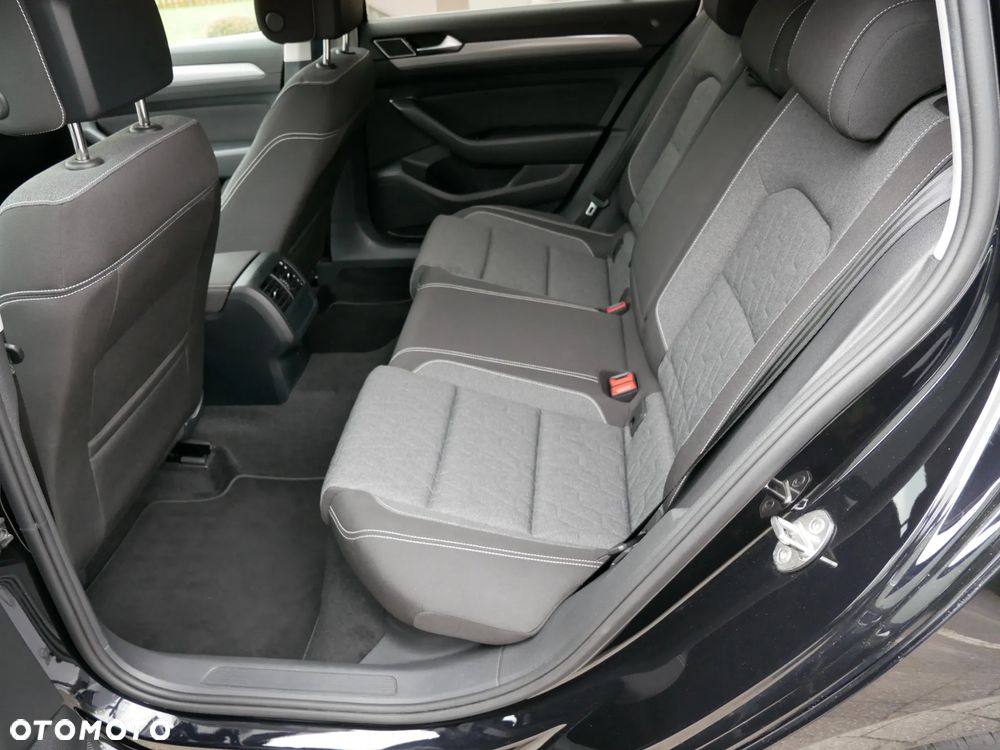 Volkswagen Passat 2.0 TDI EVO Business - 13