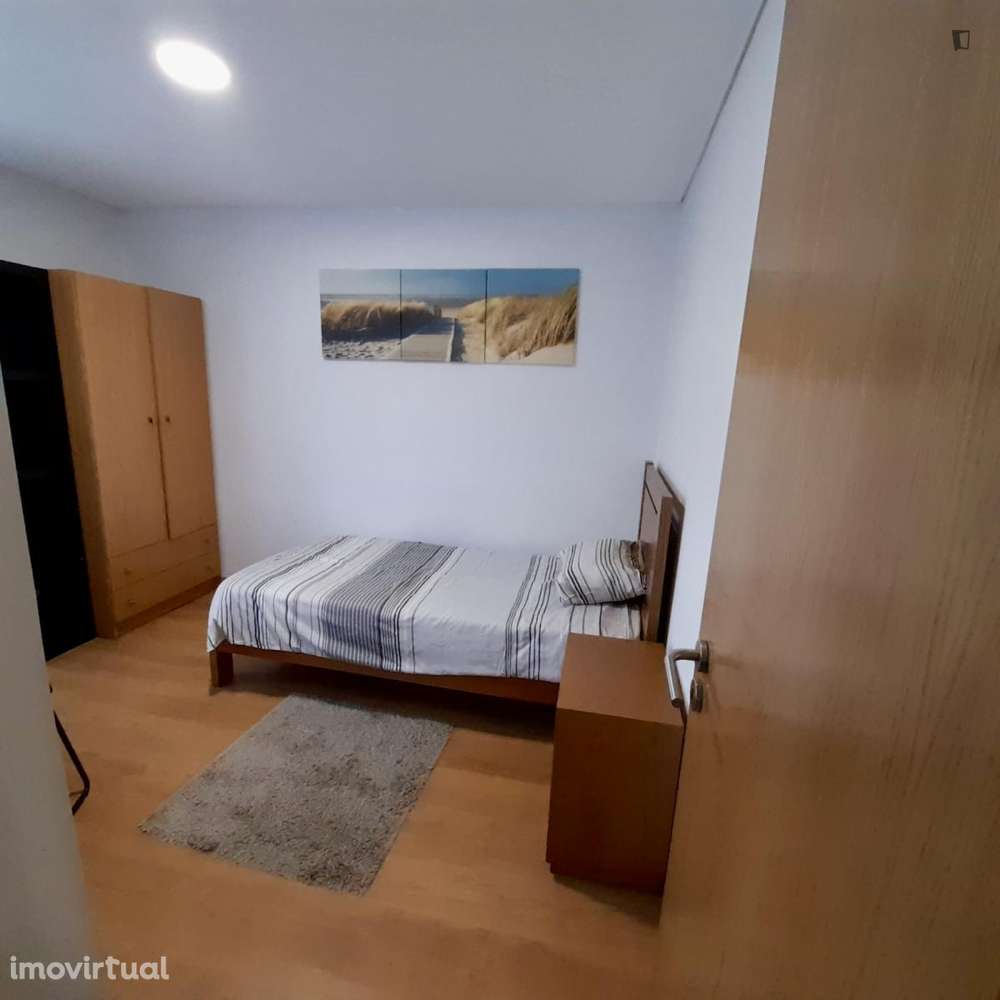 Quarto - localizado em Carnide Lisbon - Grande imagem: 5/24