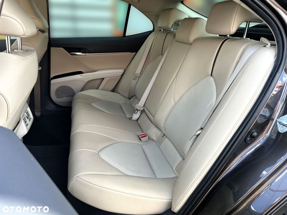 Toyota Camry 2.5 Hybrid Executive CVT - 15