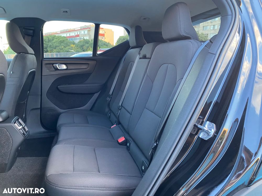 Volvo XC 40 T2 Plus Dark - 27