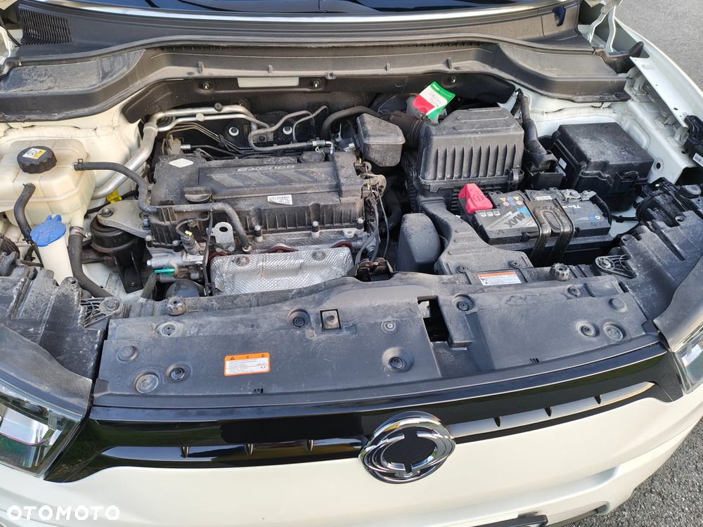SsangYong/KGM Tivoli e-XGi 160 2WD Black+White - 30