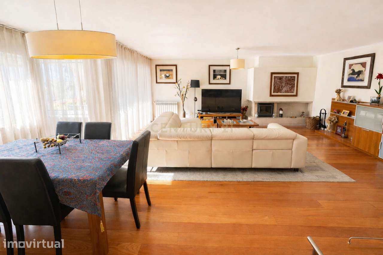 Apartamento T4 com Varanda, Garagem e Arrecadação — Lumiar | Quinta da - Grande imagem: 4/44