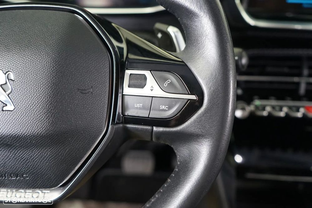 Peugeot 2008 1.2 PureTech Allure Pack EAT8 - 24