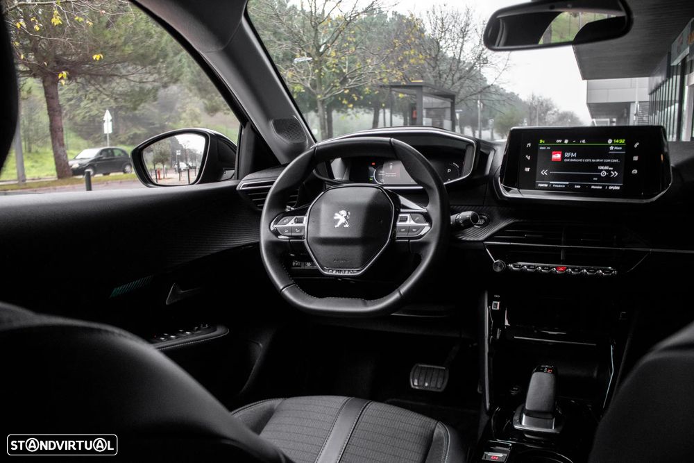 Peugeot e-208 Allure - 31