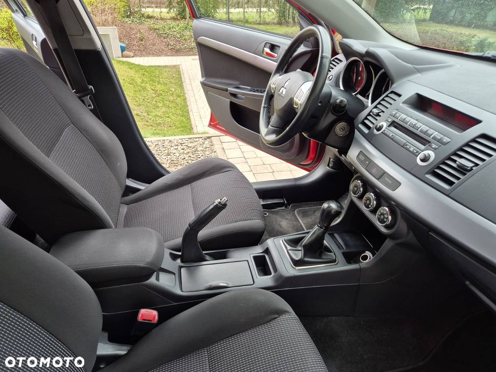 Mitsubishi Lancer 1.8 Invite - 11