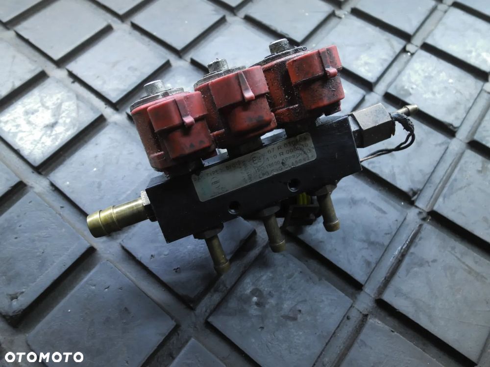 LISTWA WTRYSKOWA 3 CYL RAIL VALTEK - 1