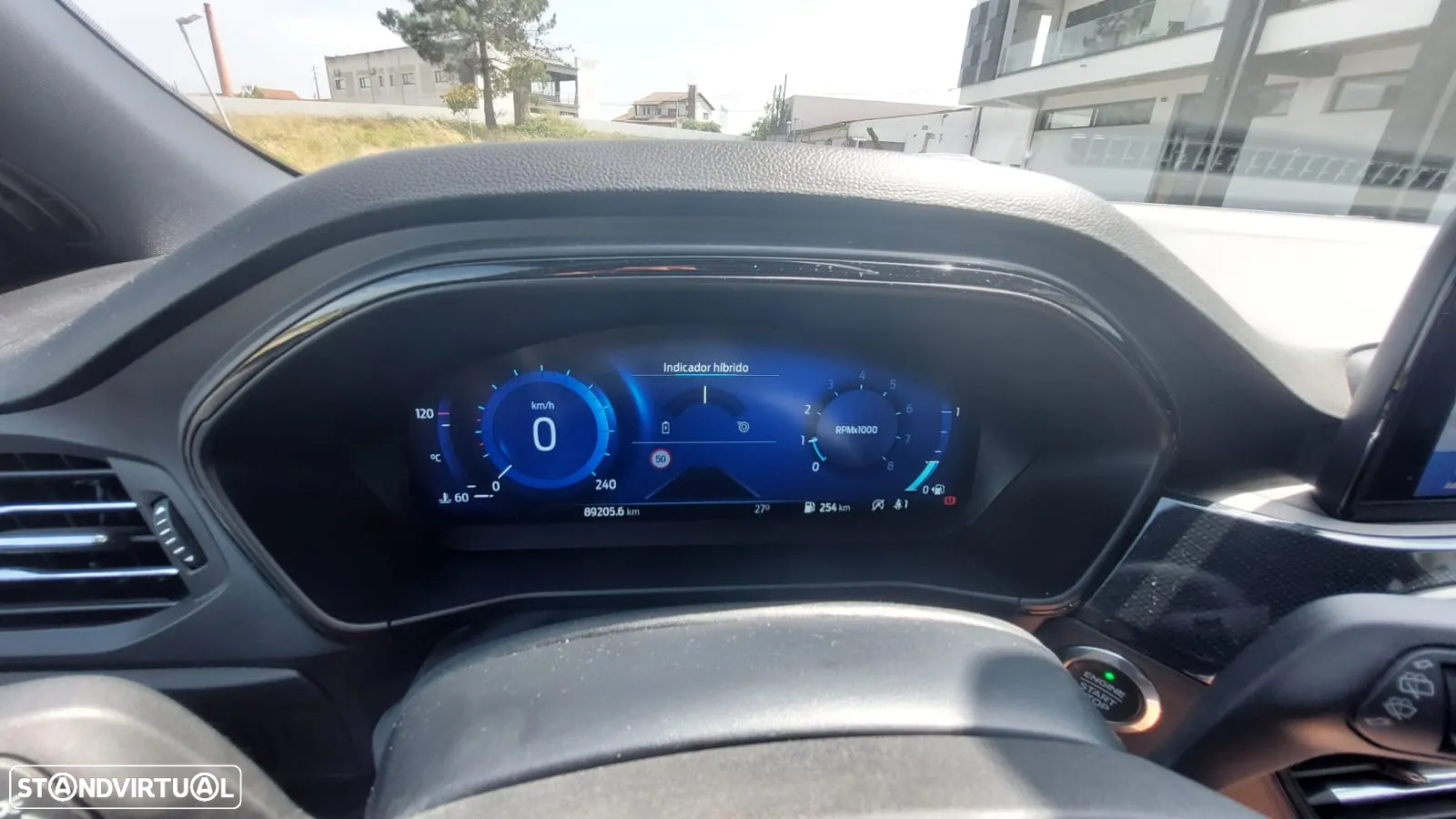 Ford Focus 1.0 EcoBoost MHEV ST-Line X - 42
