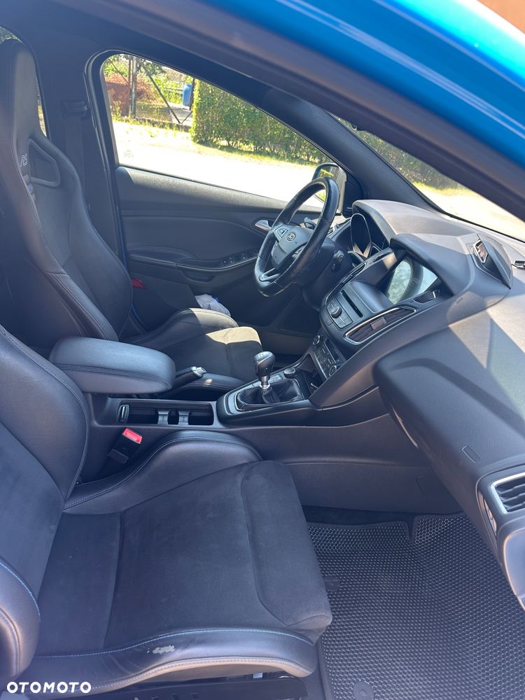 Ford Focus - 13