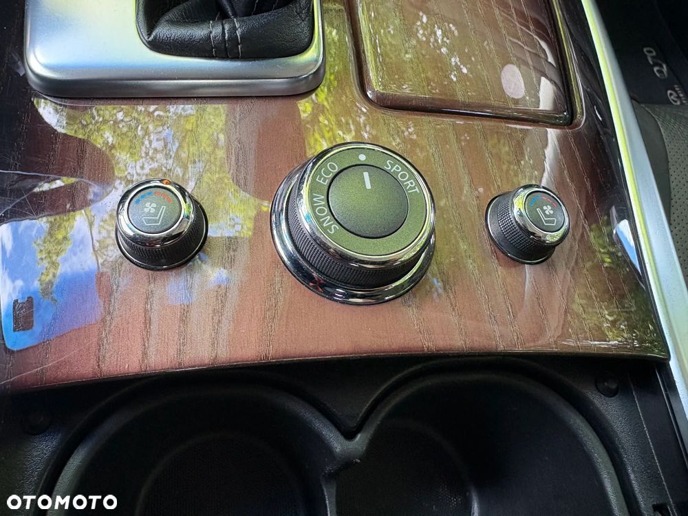 Infiniti Q70 Hybrid GT Premium - 33