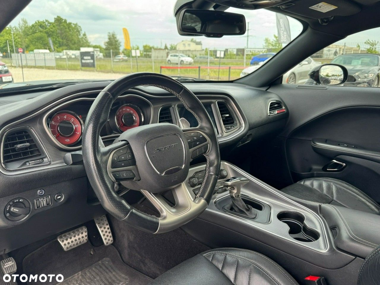 Dodge Challenger - 10