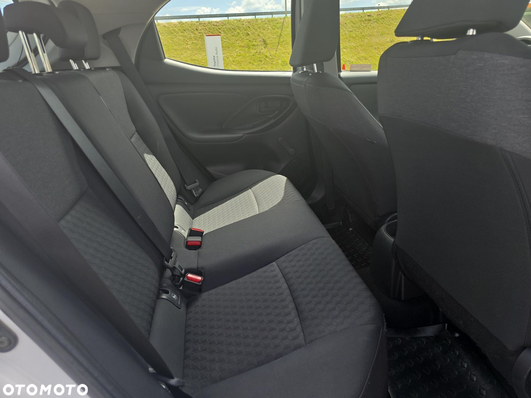 Toyota Yaris - 10