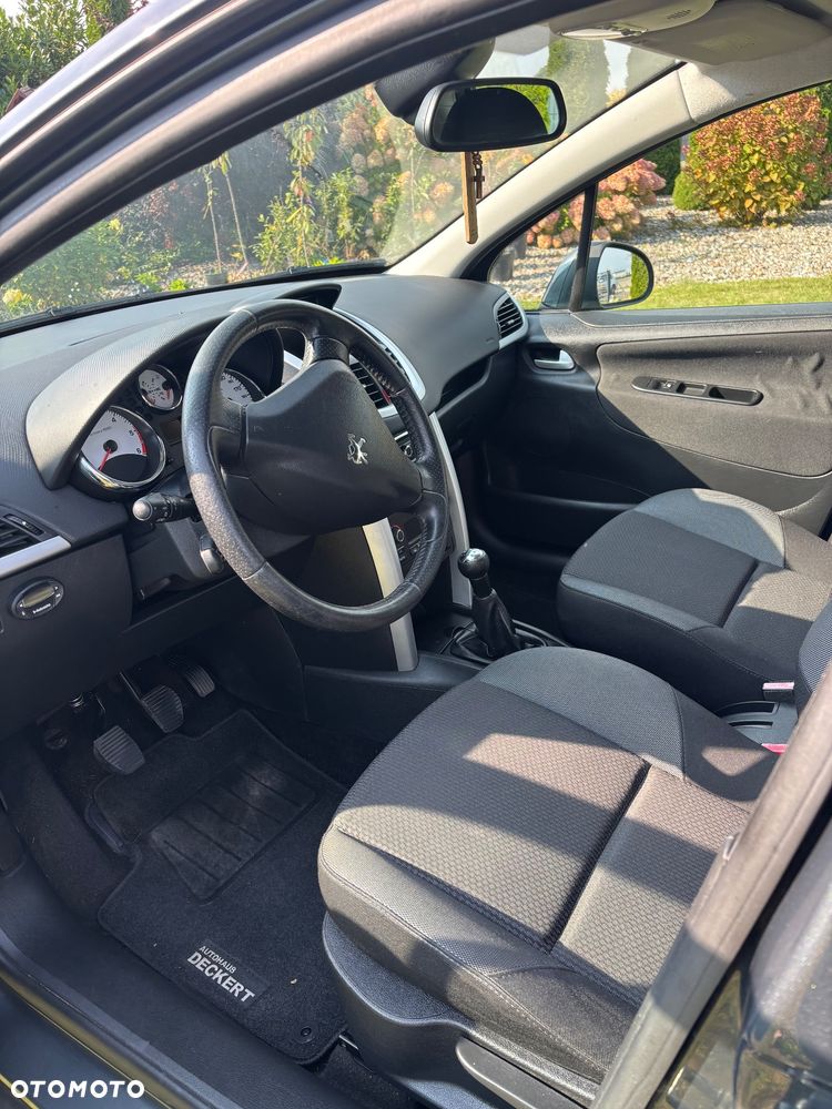 Peugeot 207 - 4