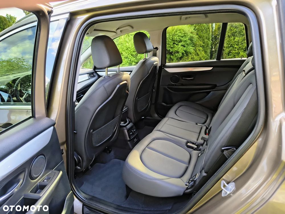 BMW Seria 2 216d GT - 15